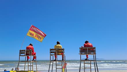 City cautions against challenging sea conditions